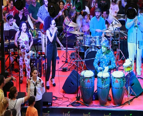 Ayhan Sicimoğlu & Latin All Stars grubu Antalyalılara müzik ziyafeti çekti. -  07 Mayıs 2017